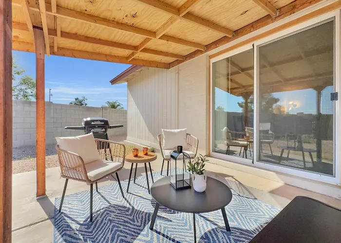 Holiday home 3 Mi To Old Town Scottsdale: W/ Patio! *