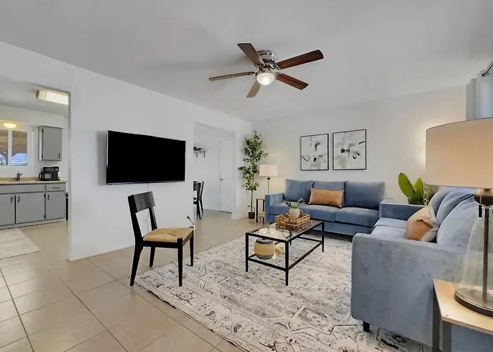 3 Mi To Old Town Scottsdale: W/ Patio! Holiday home