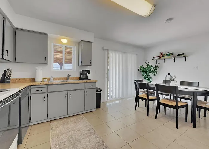 3 Mi To Old Town Scottsdale: W/ Patio! Holiday home